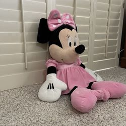 Large Minnie Mouse Stuffed Animal/Minnie Mouse 