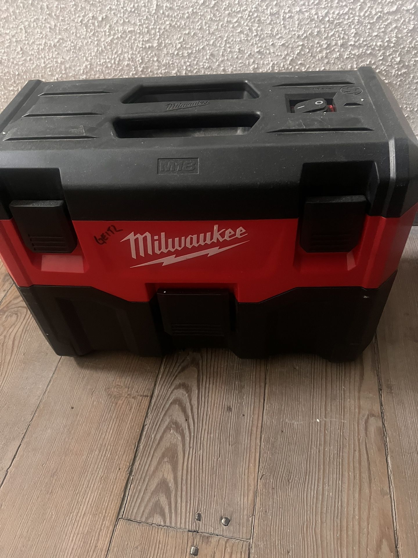 Milwaukee  vacuum
