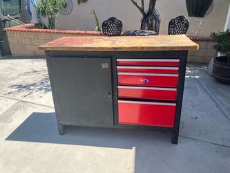 Tool cabinet