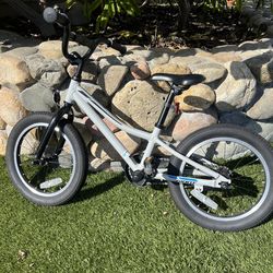 Giant Animator 16” Kids Bike