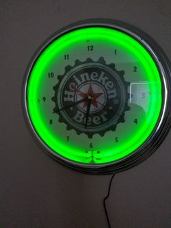 Heneiken neon clock