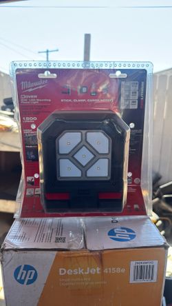 Milwakuee M18 Led Mounting flood Light 1500 Lumens