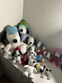 Snoopy Peanuts Plush and Figure Collection bundle