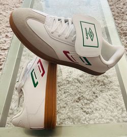Umbro TX Indoor Soccer Sneakers White Green Red Gum Sole Size 12