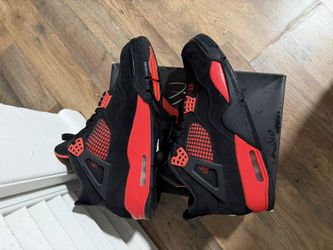 Jordan 4 Red Thunders Size 9.5