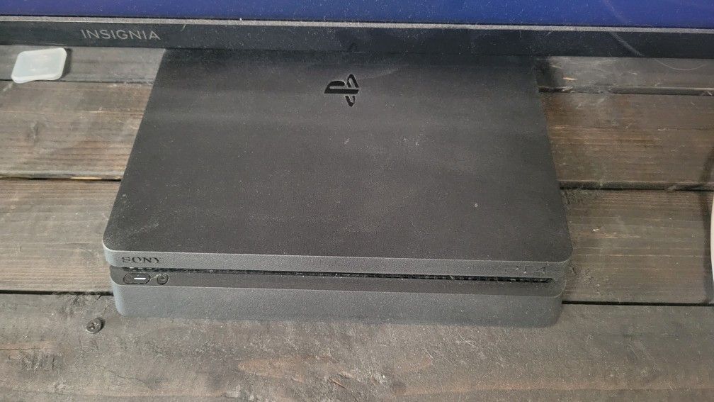 PS4 Slim