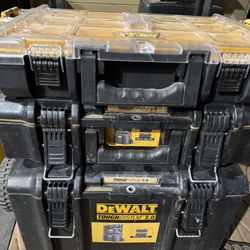 Dewalt Rolling Tool Box