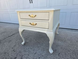 ✨️REFINISHED Davis Cabinet Co End Table&Nightstand Solid Wood Antique White.