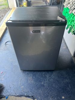 Emerson mini fridge / freezer