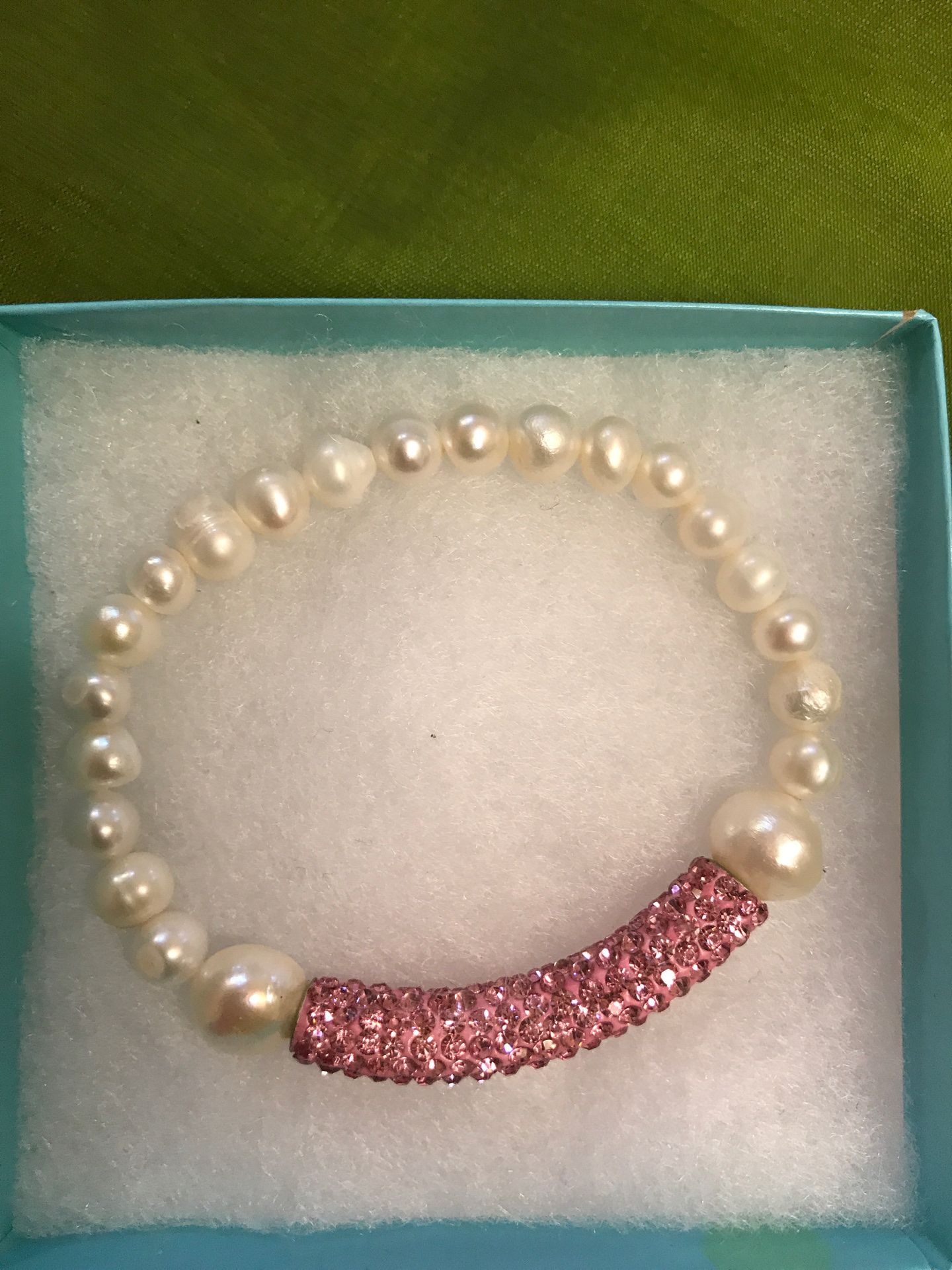 Freshwater pearl bracelet with crystal . Size 8 inches