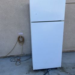 GE Refrigerator- Doesn’t Work Free