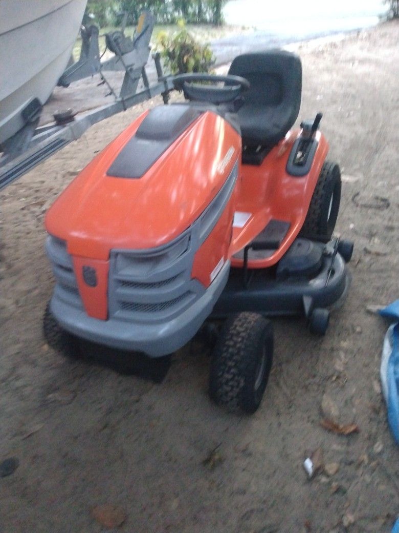 Husqvarna Yth2348 Garden Tractor