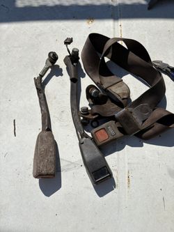 1988 D21 Seat Belt With Bolts