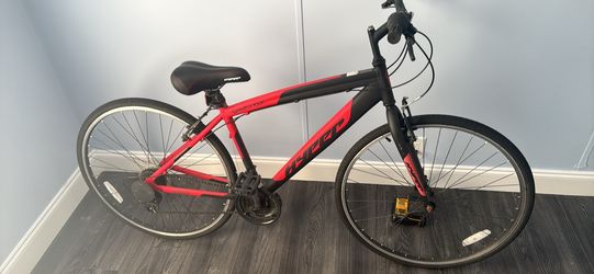 Hyper 700 bike Adults and Teens