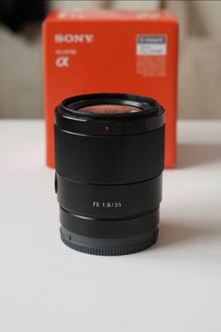 Sony FE 35mm f/1.8 Full-Frame Lens