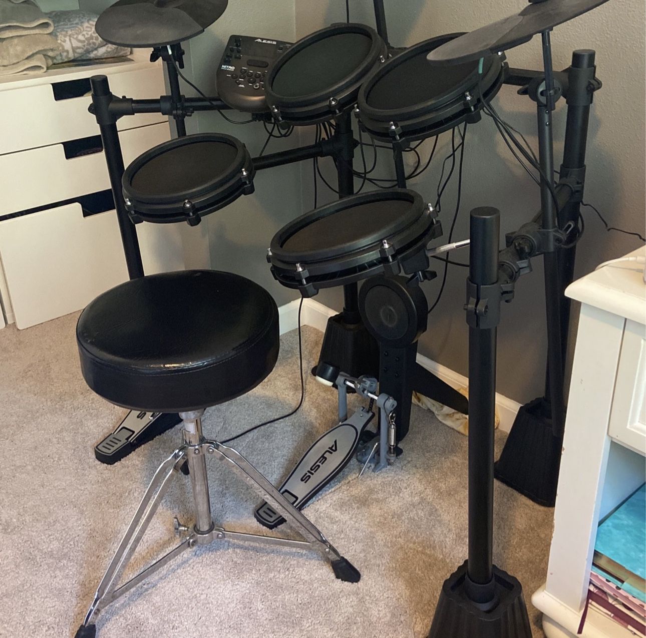 Alesis Drum Mesh Nitro Kit for Sale in Monroe, WA OfferUp
