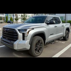 Toyota Tundra SR5 2023 