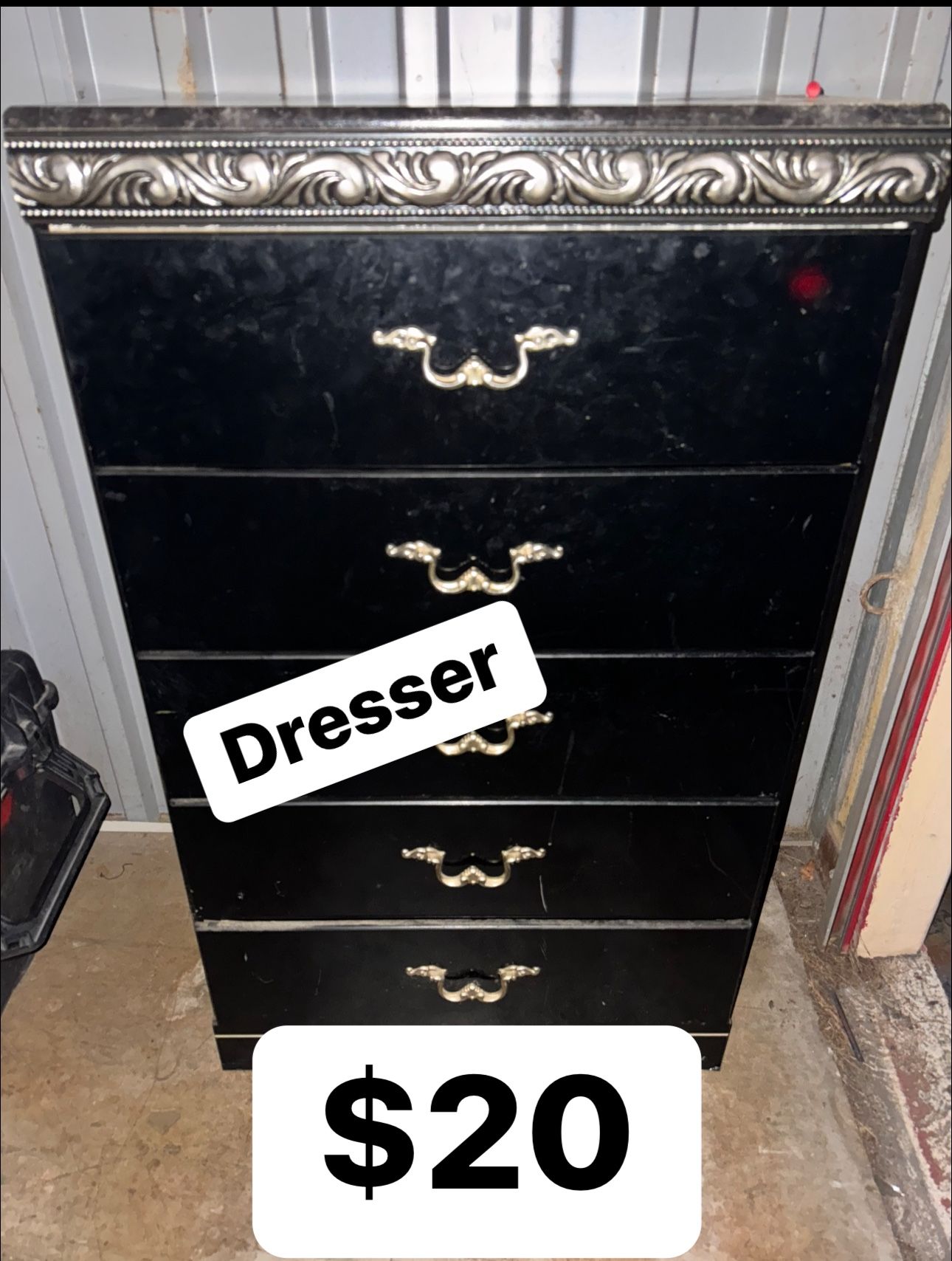 Dresser MUST GO $20