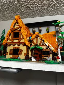 LEGO Snow White Cottage Built Set with Minifigures