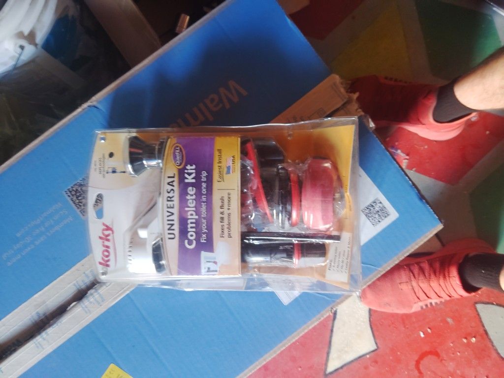 Universal Toilet Kit