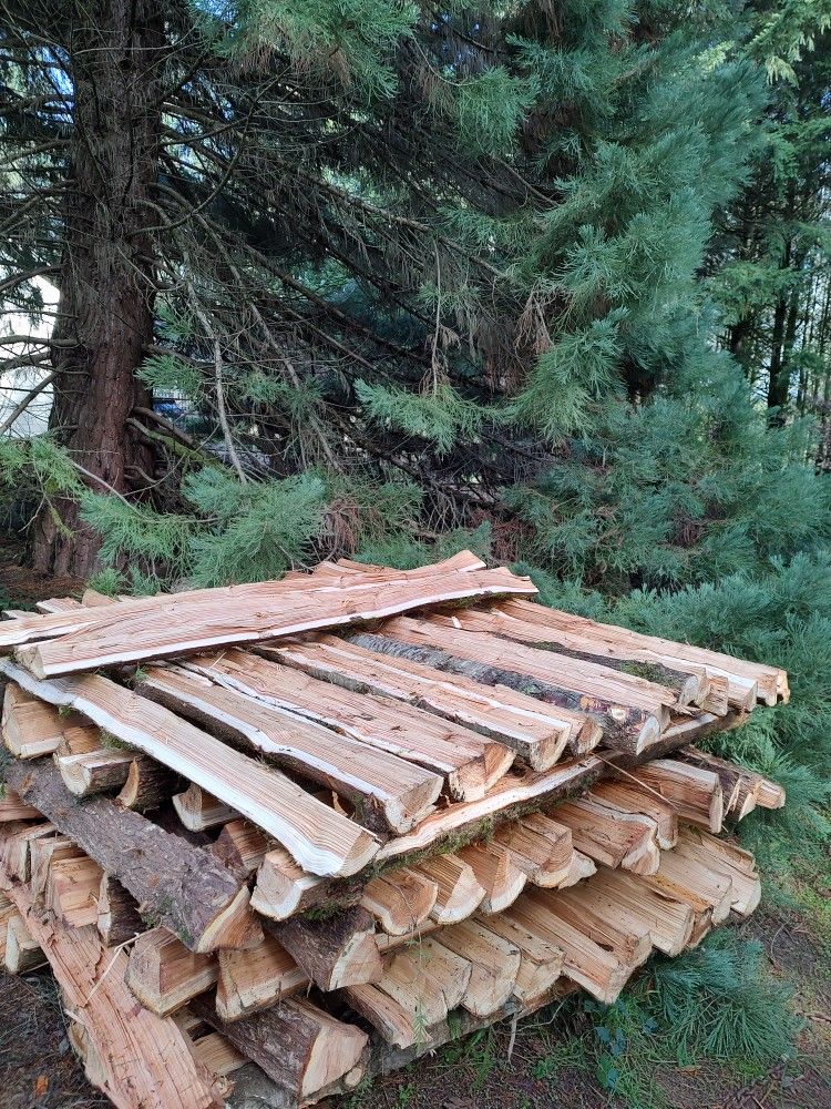 CEDAR FENCE POSTS/RAILS
