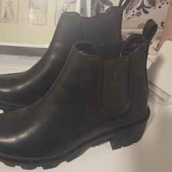Womens size 10 boot Steve madden
