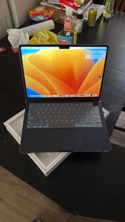MacBook Air 13.6”