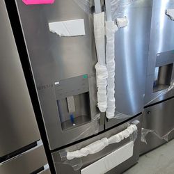 New GE 36W Stainless Steel French Door Refrigerator With Water 💧 And 🧊 Dispenser 