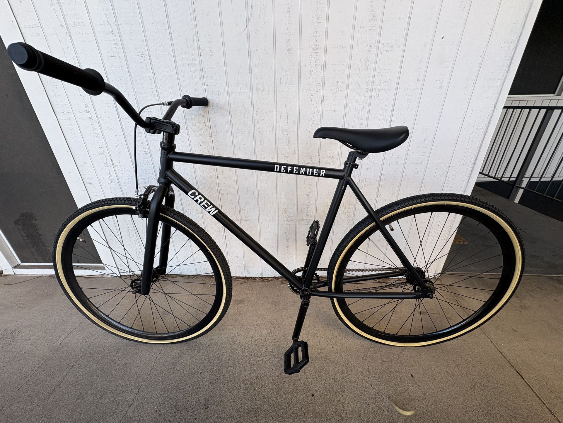 Crew Defender 700c Bicycle