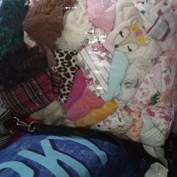 Free Newborns -1 Years Old Girl Clothing. Free In Very Good Conditions