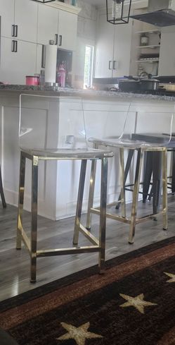 2 BAR STOOLS GOLD LEGS
