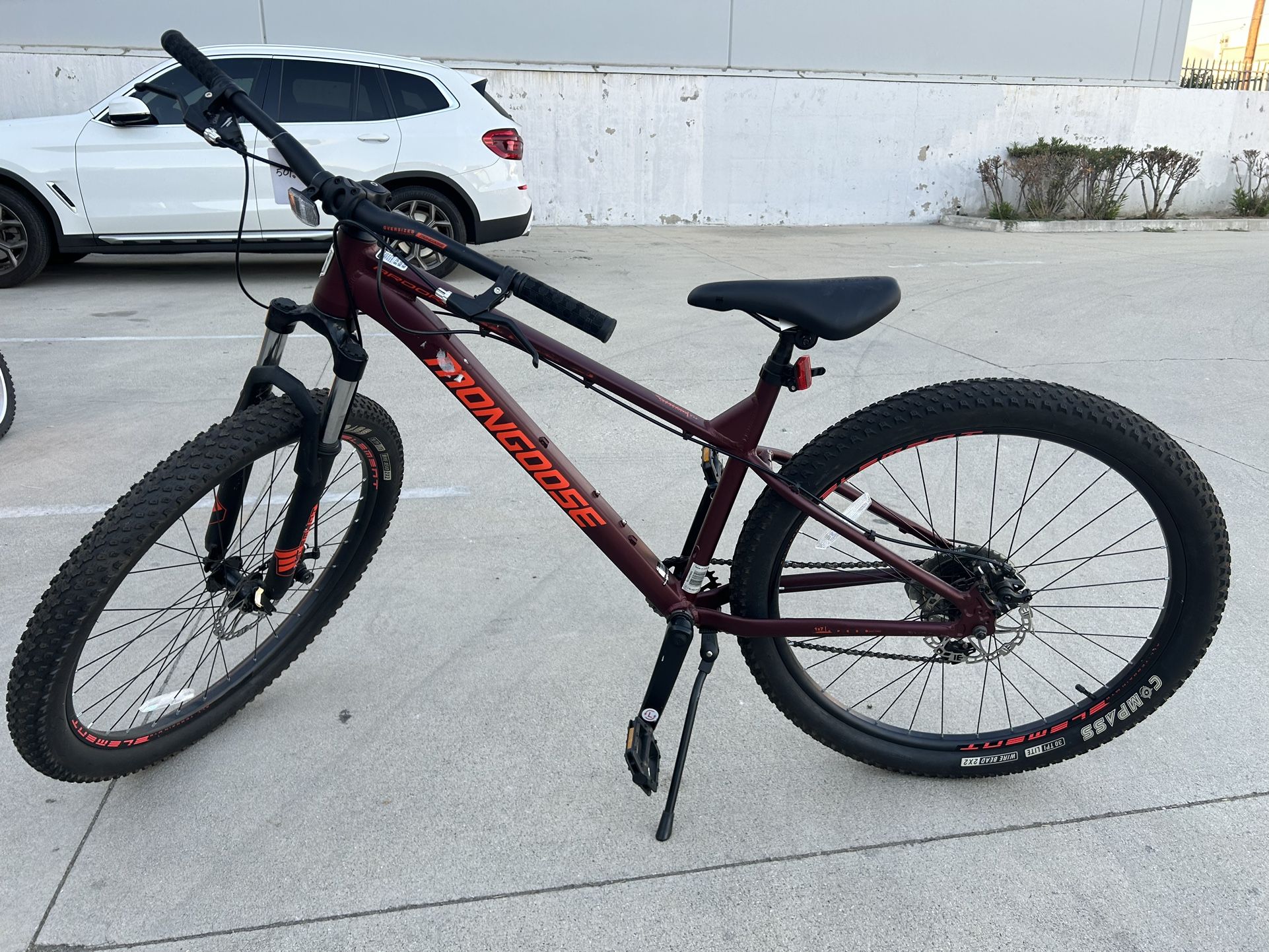 Mongoose Colton Mens and Womens Mountain Bike, Hardtail, 7-Speed Drivetrain