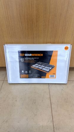 GEAR WRENCH 60 PIECE SAE STANDARD & DEEP SOCKET SET IN FOAM STORAGE TRAY