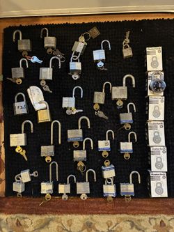 34 Padlocks With keys, Mostly Made By MasterLock