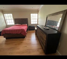 Queen bedroom set 5 pcs
