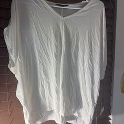 XL Women’s top - White $10