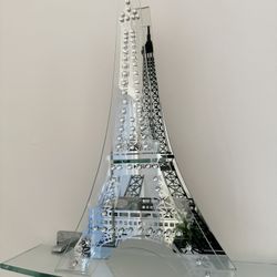 ✨ Elegant Glass Eiffel Tower Candle Holder with LED Tea Lights ✨
