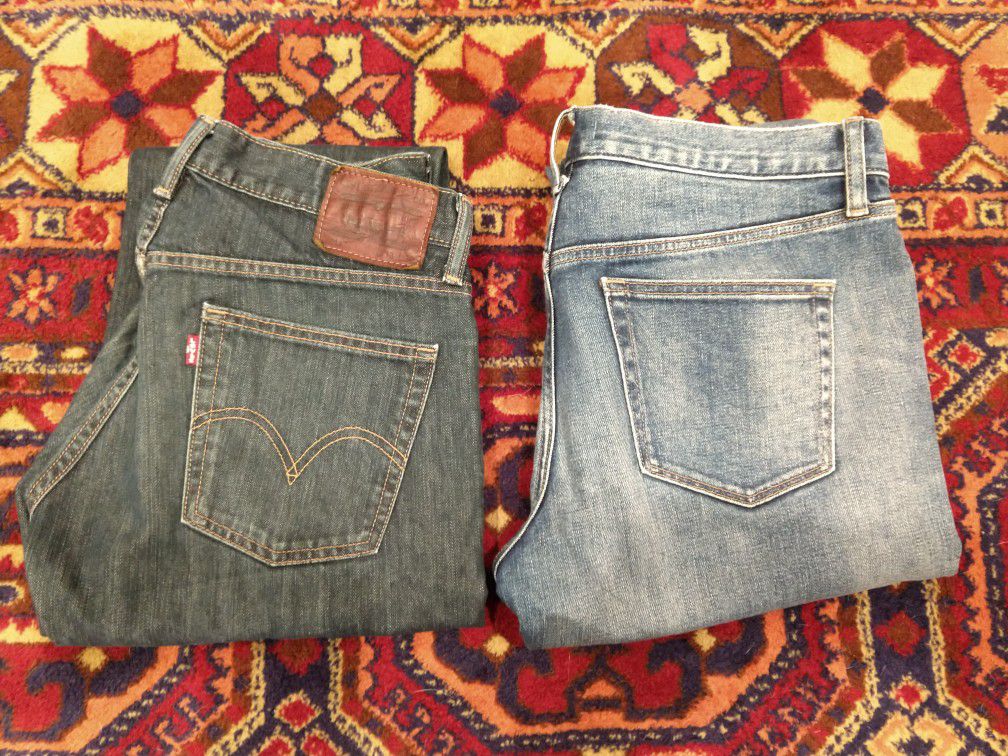 Levi's and Uniqlo jeans (33x30)
