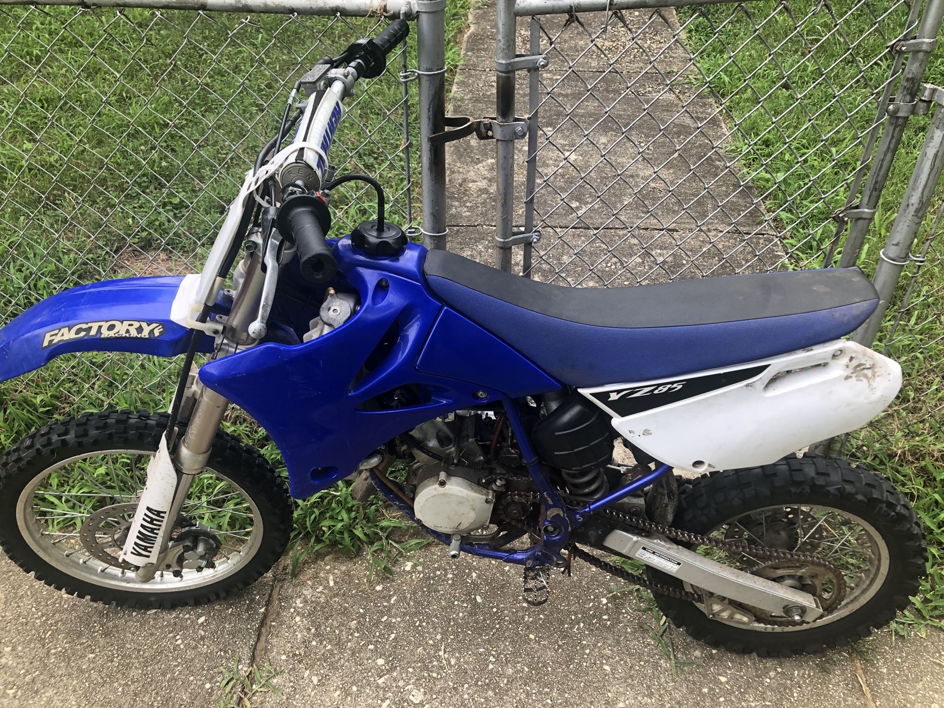 06 Yz 85 SMALL COOLANT LEAK! Title in hand. Willing to trade. Ran last month won’t start back up.