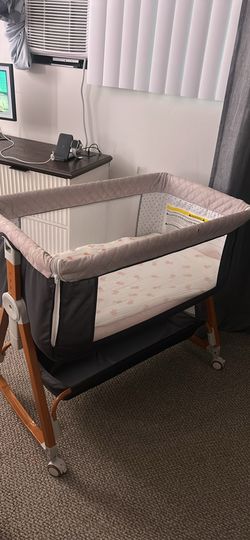 Baby Bassinet / Rocker