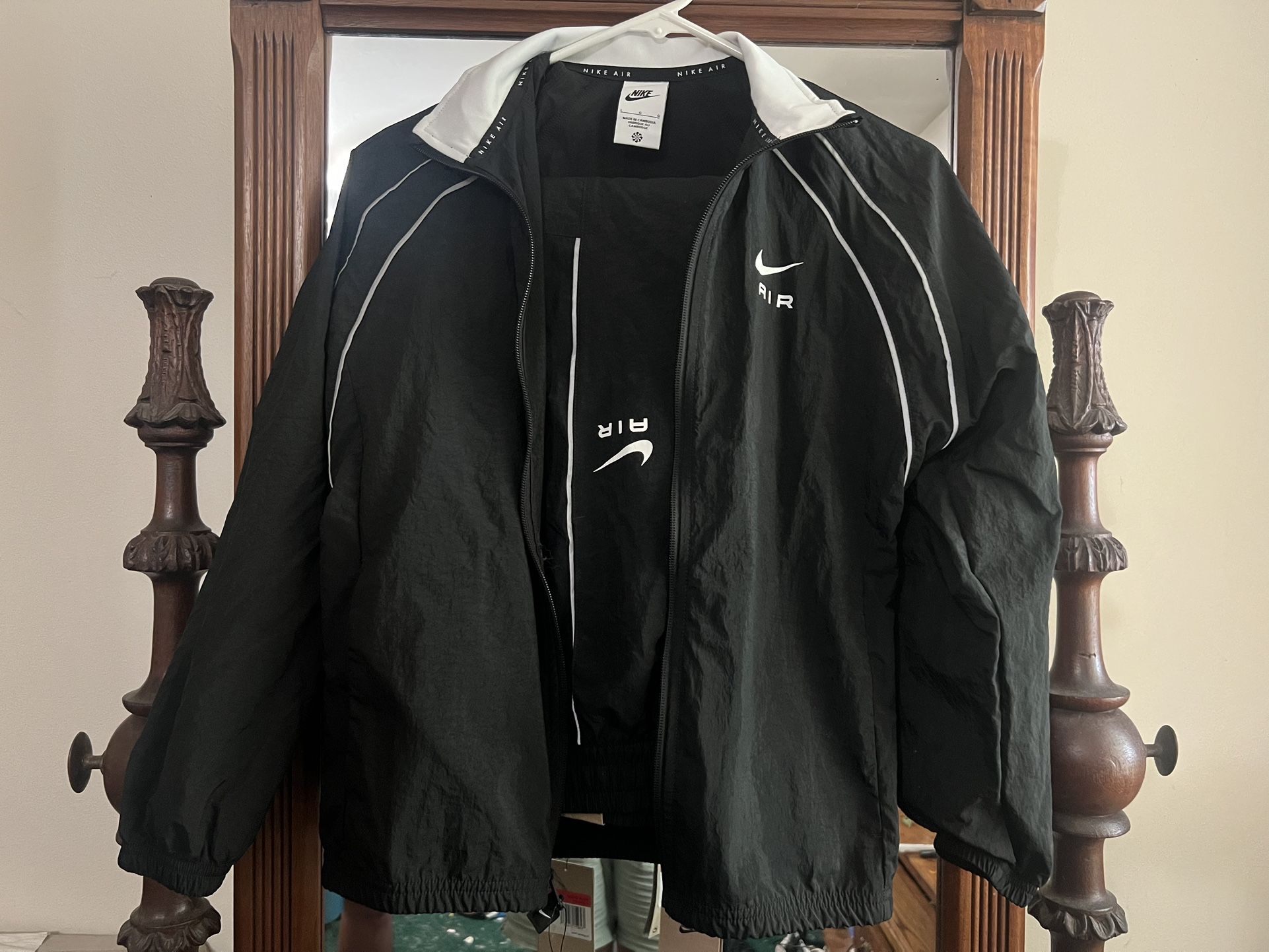 Nike Girls Large Tracksuit. Brand New With Tags. Retail 100 Dollars.