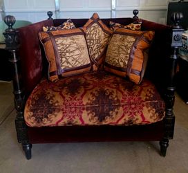 UNIQUE BIG KING CHAIR