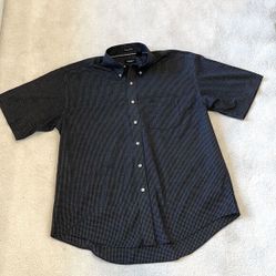Van Heusen Men's Black Short Sleeve Button Down Size L 