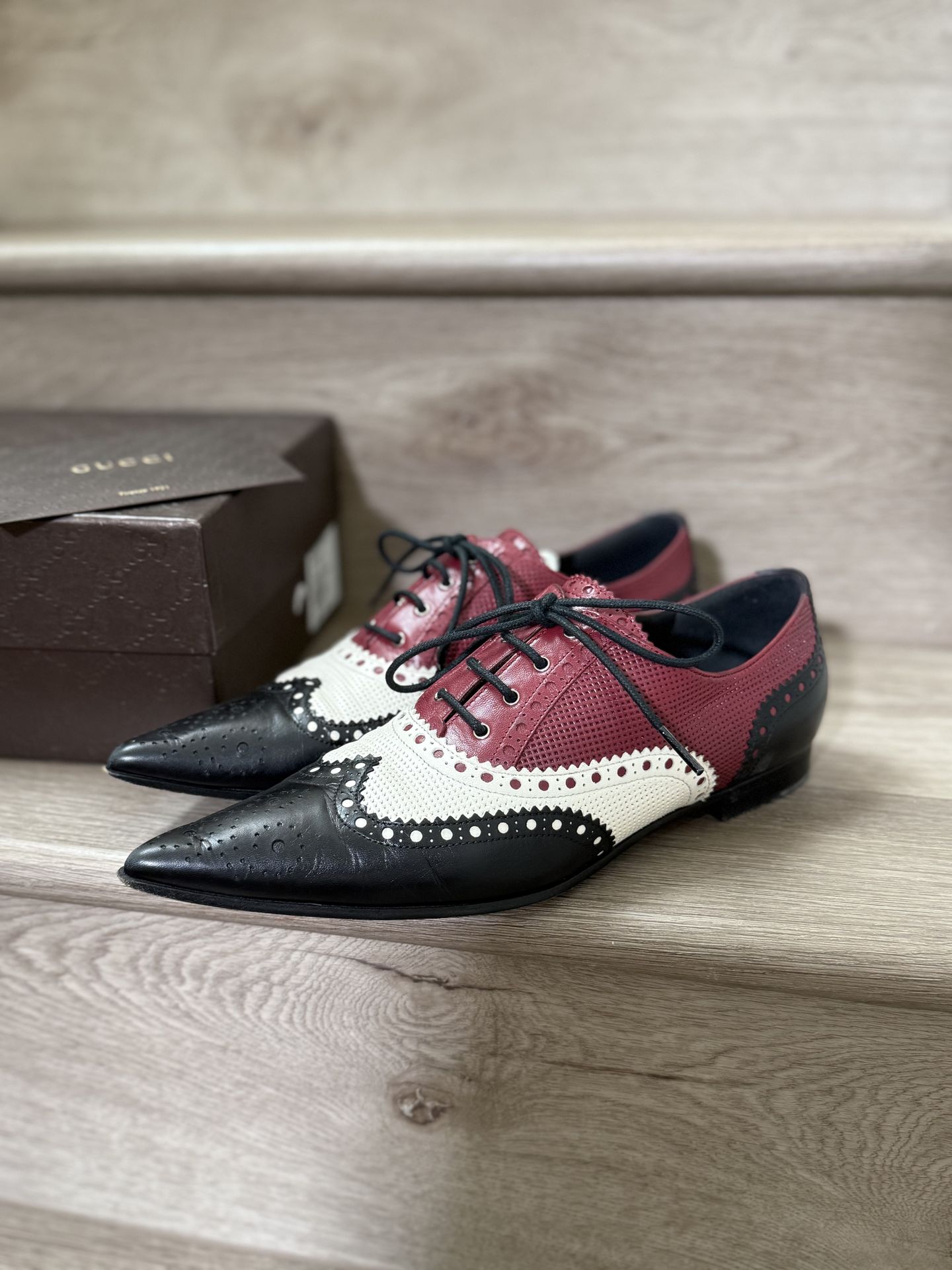 Authentic Gucci leather shoes size 7.5
