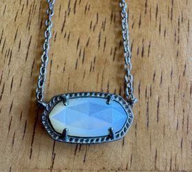 Kendra Scott Elisa White Mother of Pearl Necklace