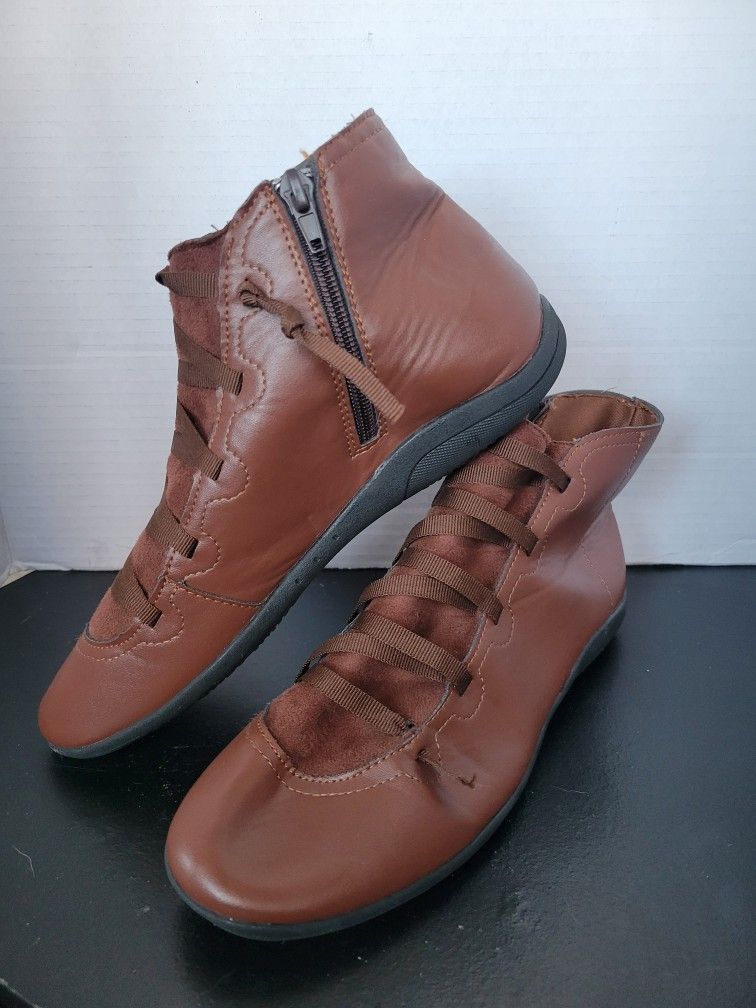 Women's Ribbon Lace Brown Suede Leather Zip Up Soft Sole Shoes Sz 9