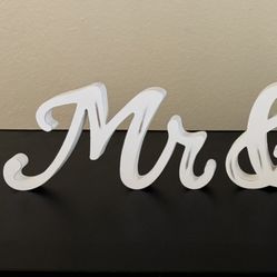 Mr & Mrs 