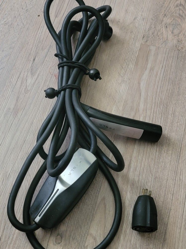 Manufactor Tesla Gen 1 Charger Cord W/Adapter To Charge At Home!!