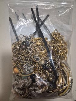 Bisutería variada