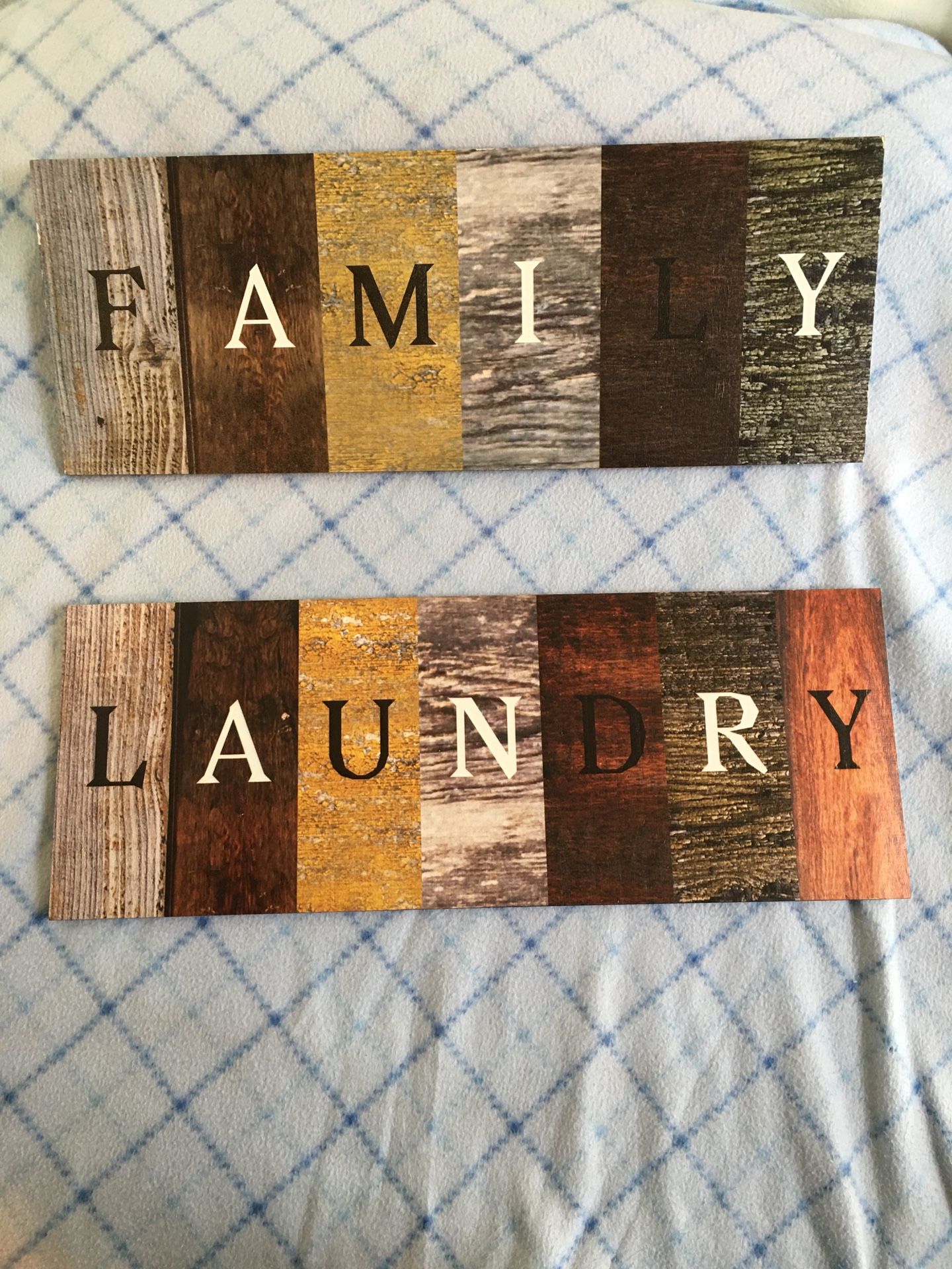 Family & laundry wooden signs -New